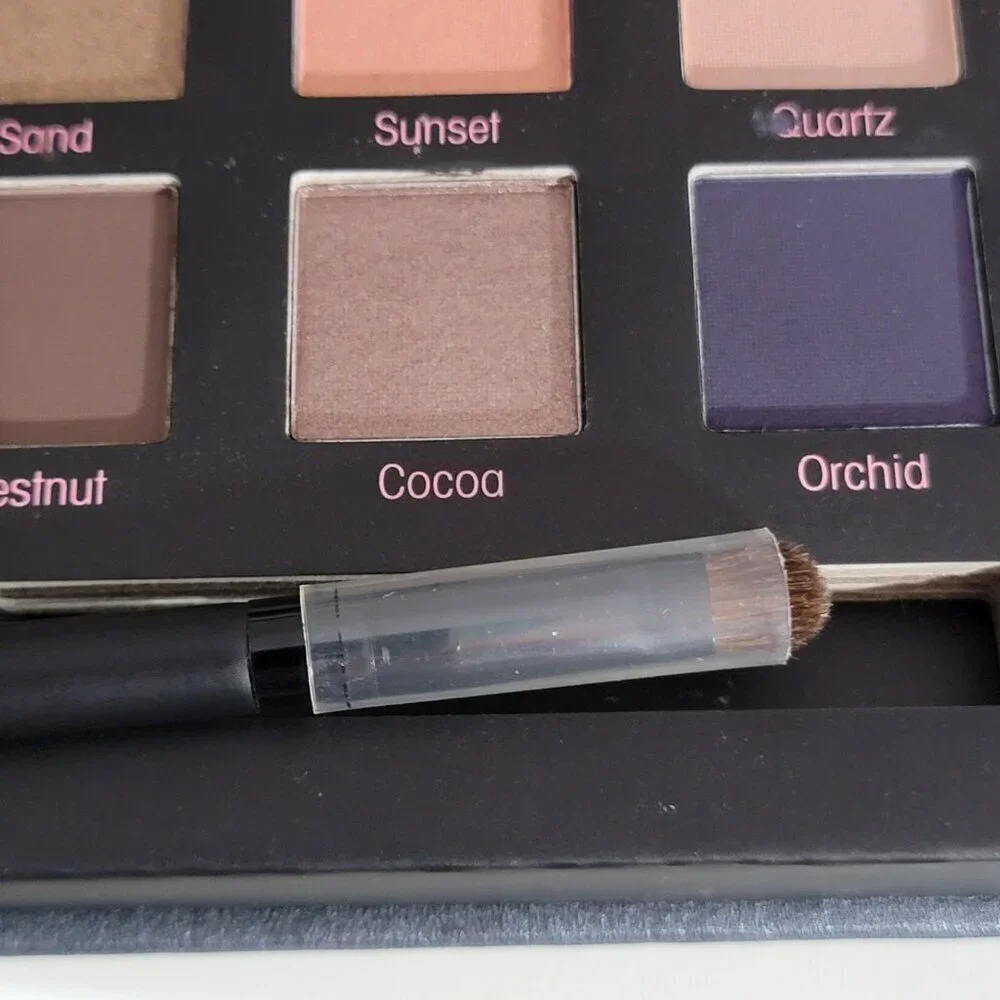 Mally Ageless Eyes Eyeshadow Palette New in Box 12 Colors